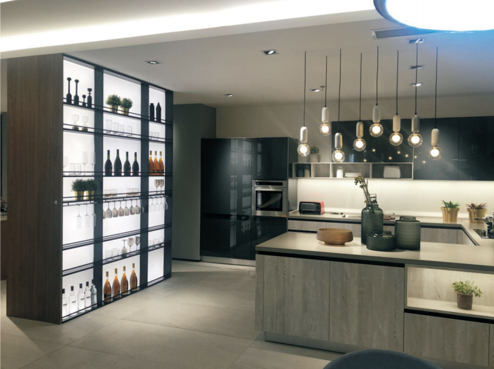 Arredamento Led Light Ripiani in alluminio Montaggio a parete Ripiani a parete appesi Ripiani per vini per la casa