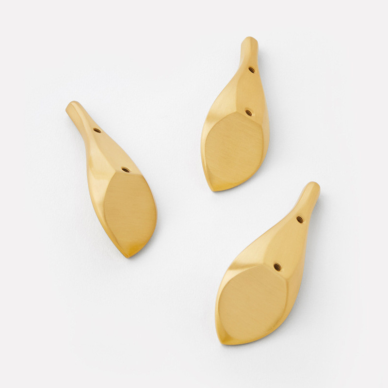 Nordic Brass Glod Leaves Cabinet Door Wardrobe Handle 2pares Furniture Handle Knob Double Hole Fixed Equipaggiato con vite