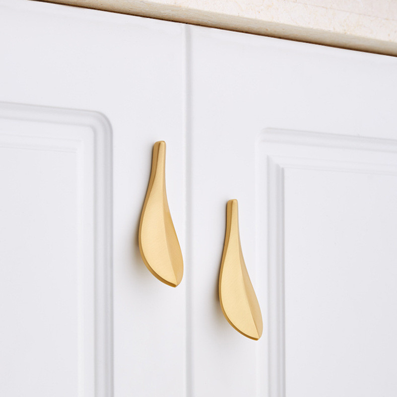 Nordic Brass Glod Leaves Cabinet Door Wardrobe Handle 2pares Furniture Handle Knob Double Hole Fixed Equipaggiato con vite