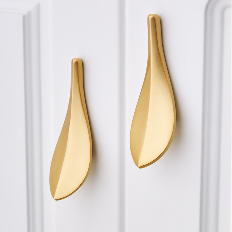 Nordic Brass Glod Leaves Cabinet Door Wardrobe Handle 2pares Furniture Handle Knob Double Hole Fixed Equipaggiato con vite