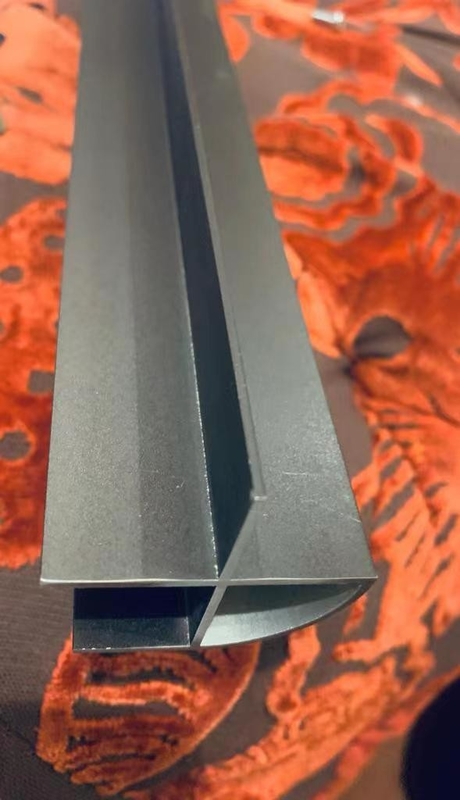 Servizi di lavorazione di lamiere di metallo personalizzate per veicoli ricreativi Prodotto