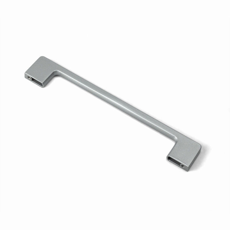 Maniglie di porta in argento per la cucina